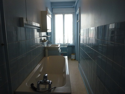 gite La Halte des Princes à Epinal, Vosges. salle de bain 1er étage et wc  intégré